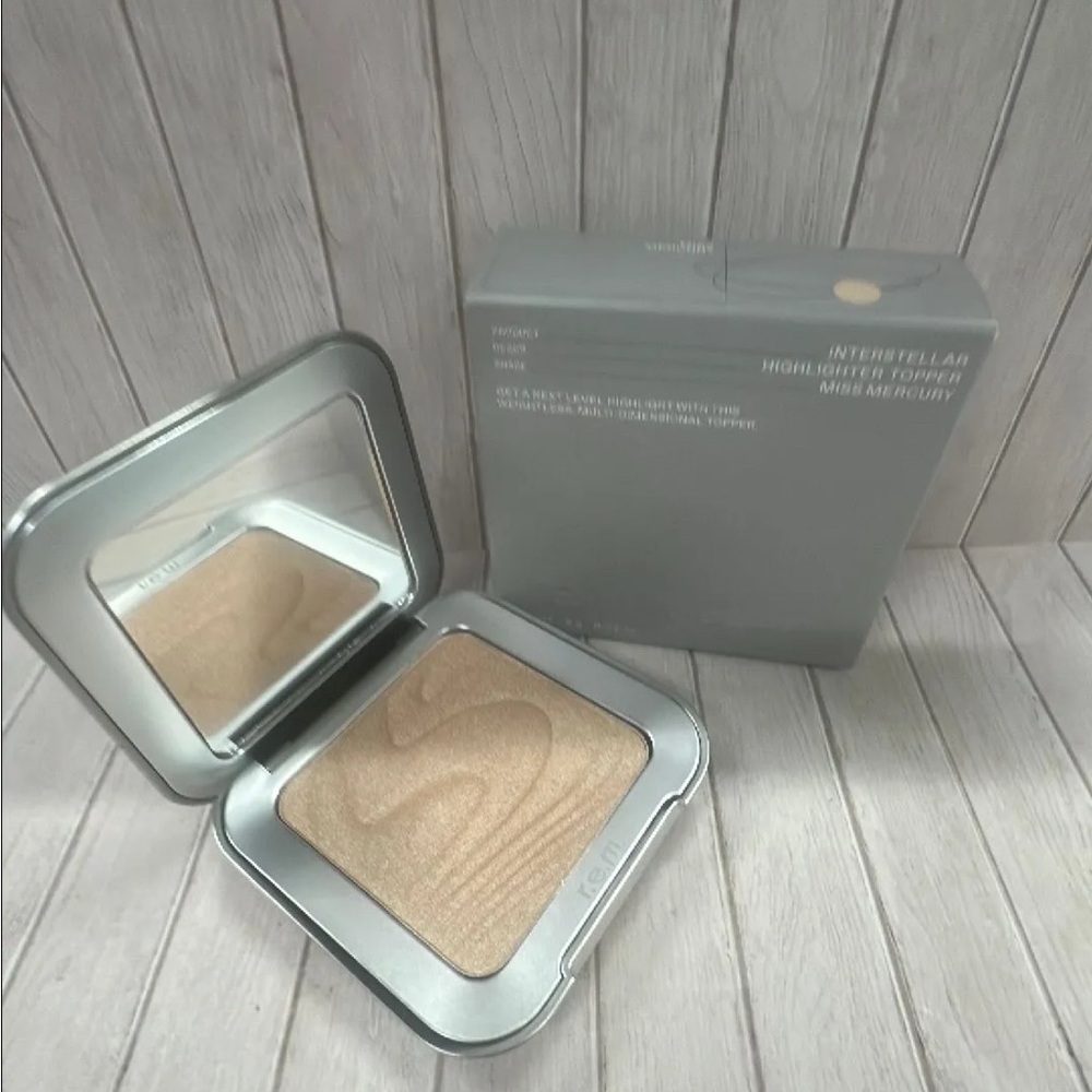 Interstellar Highlighter in Shimmering Gold